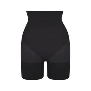 18. Skims 2152 Everyday Sculpting high waist Shorts -  Onyx